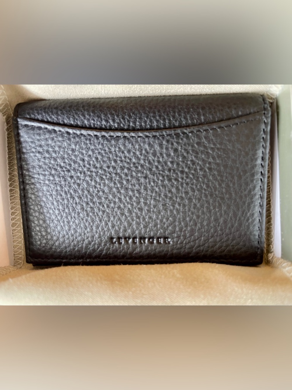 Levenger Pebbled Leather Card Holder Wallet in Black - Brand New with Gift Box - Picture 4 of 6